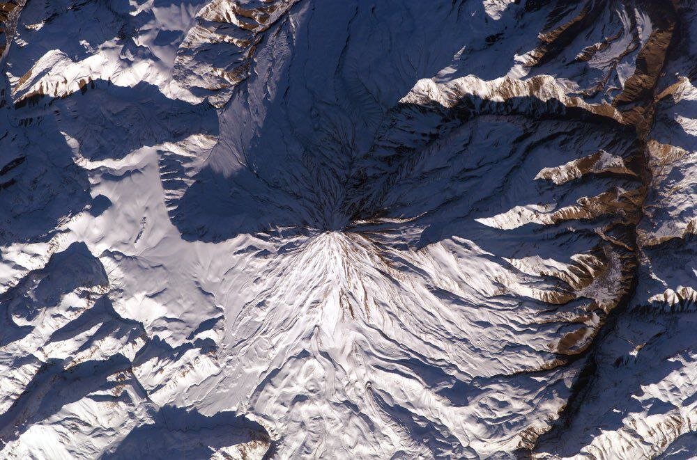 عکس | تصویری دیدنی از قله دماوند از نگاه ناسا 