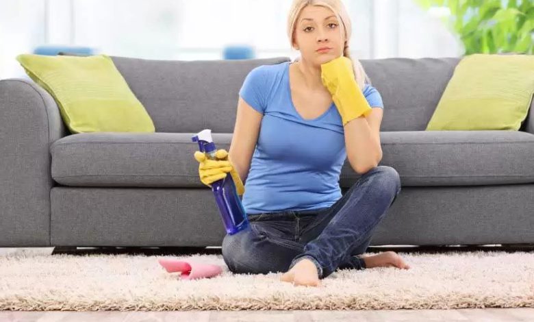 راه های پاک کردن مبل پارچه ای